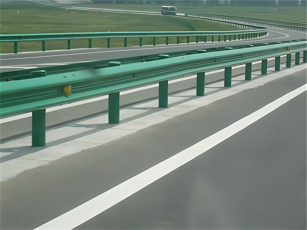 阿坝波形梁护栏在高速公路的应用